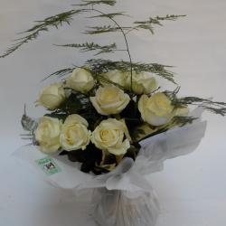 bouquet de 9 roses: 60.00€
couleur au choix
